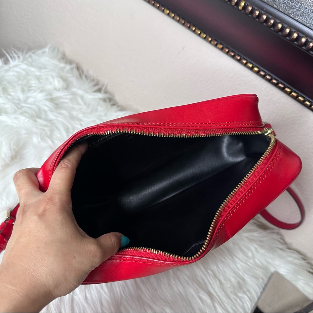 Louis Vuitton Trocadero in Red EPI Leather - Picture 10 of 16
